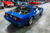  1986-Chevrolet-Camaro-Bright Blue Metallic-141804-37.jpg